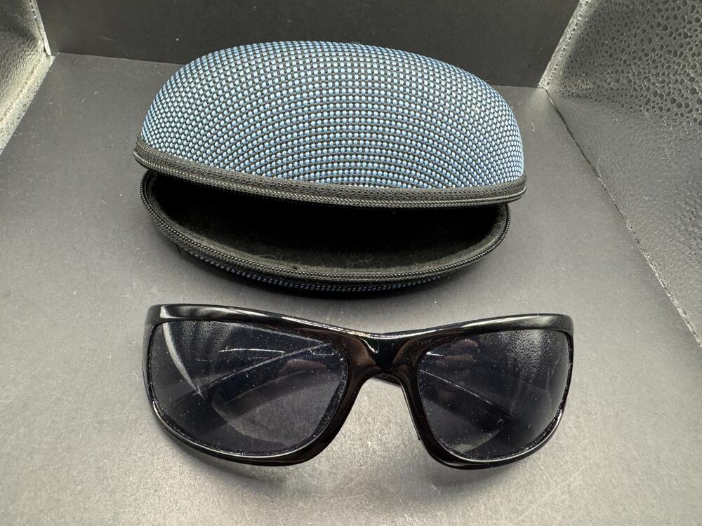 Kenneth Cole Reaction Sunglasses KC1079 00B5 Black With Case